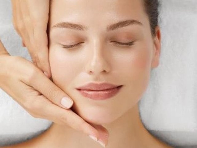 Higiene facial con aromaterapia